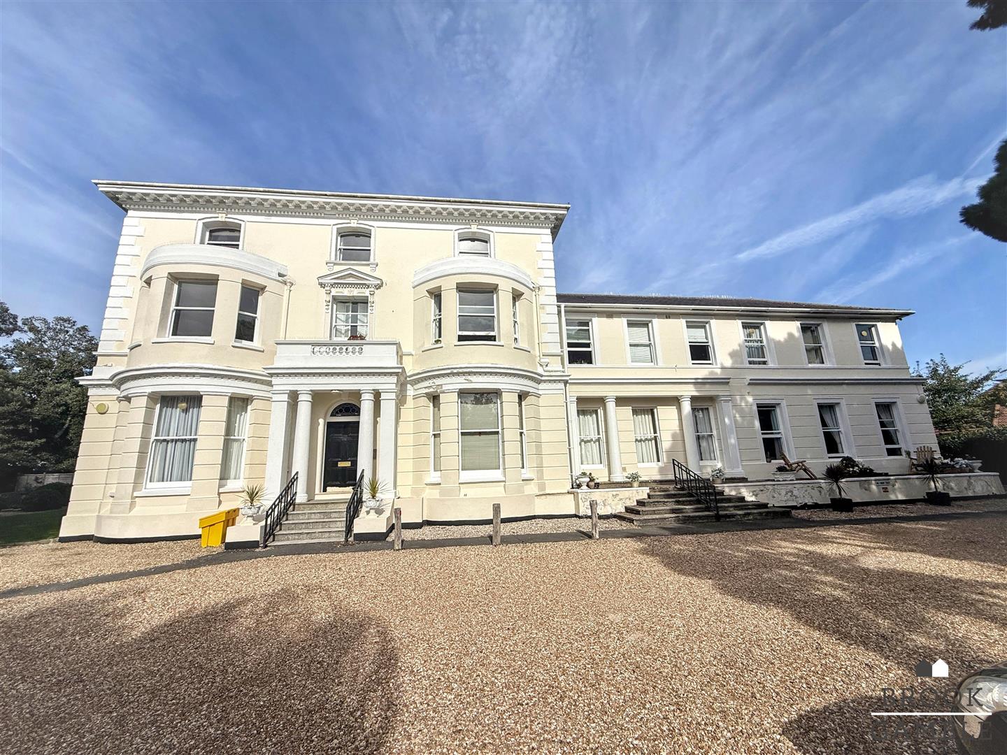 1 Bedroom Apartment. 76 Church Street in Eastbourne,  13